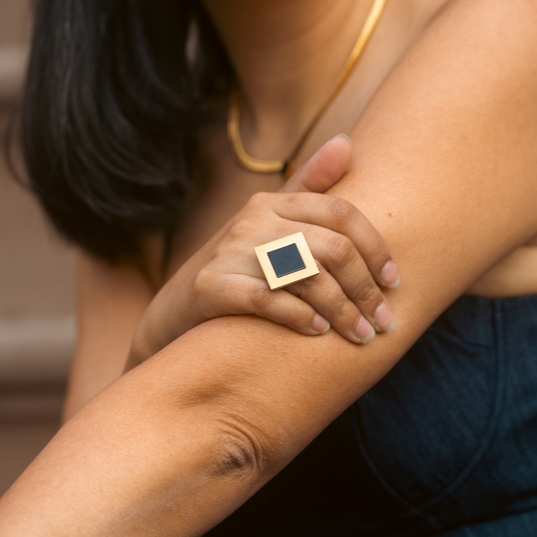 Eclipse Black Onyx Gold Ring