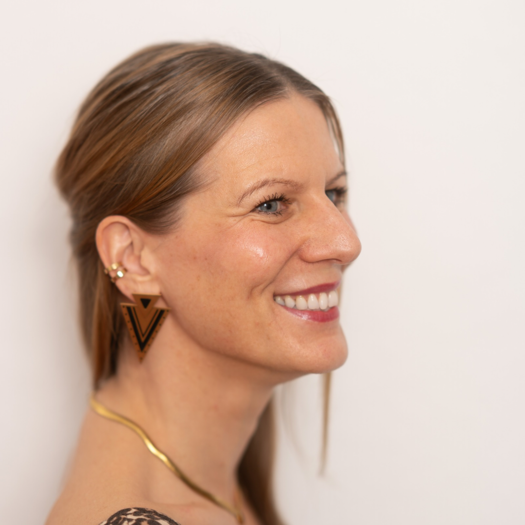 Electric Black Onyx Gold Earring