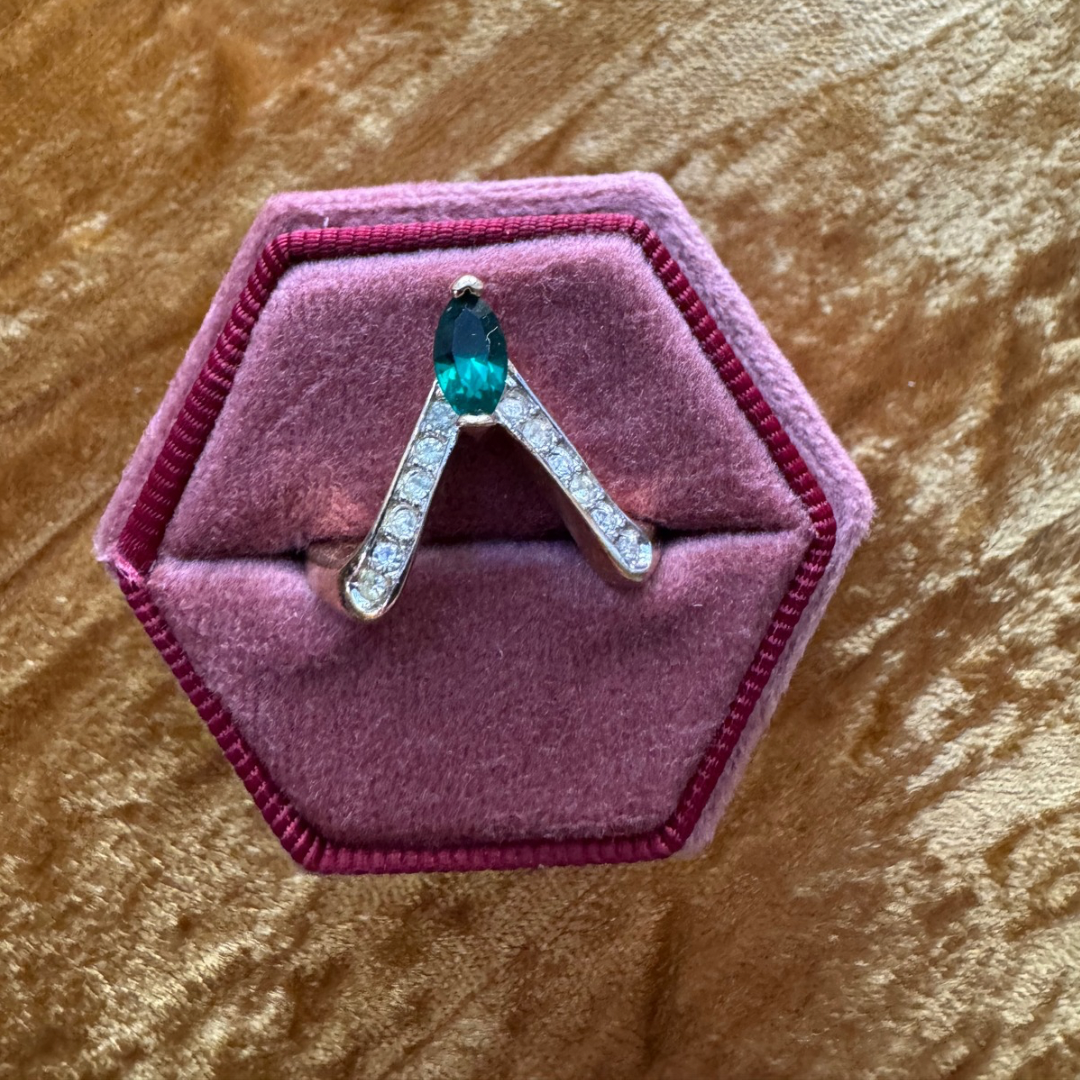 Vintage Chevron Ring (green)