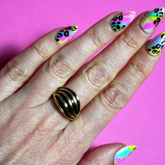 Vintage black and gold Ring