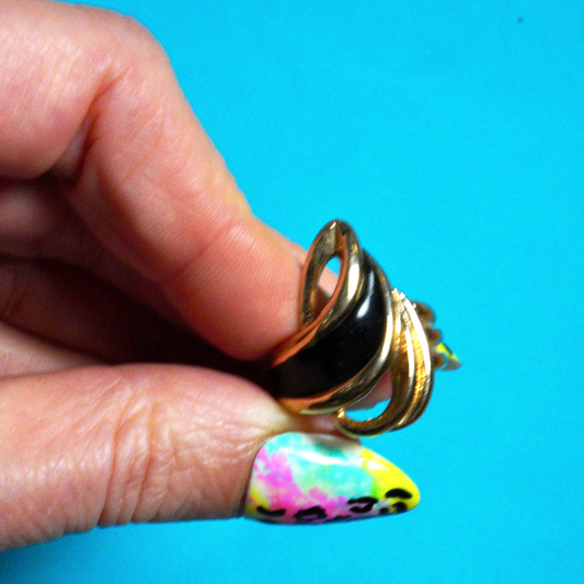 Vintage black and gold ring