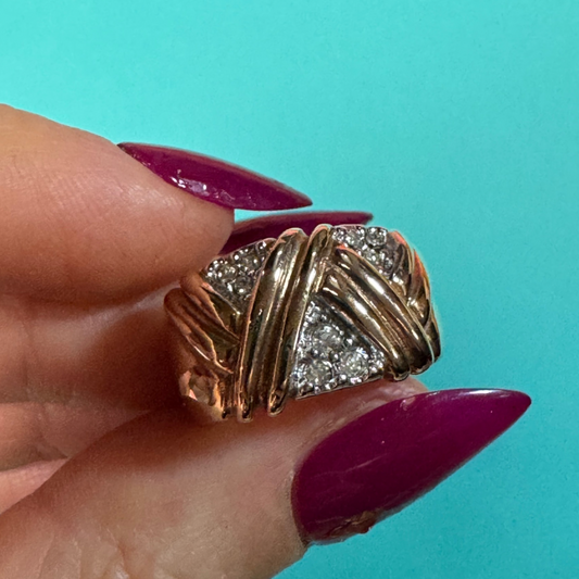 Bold gold Vintage Ring
